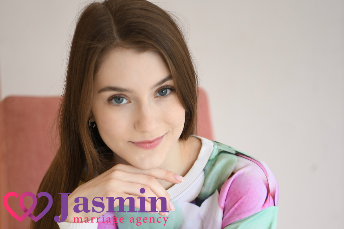 Polina, 22