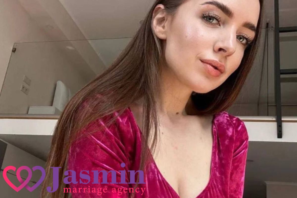 Mariia, 27