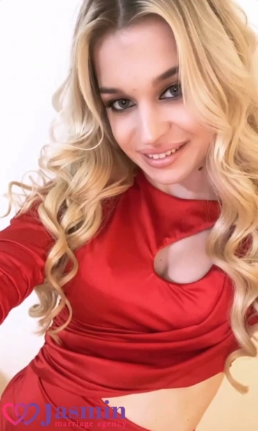 Anastasia from Kiev (23 y.o., Сині Eyes, Блонд Hair, Один) - photo 1