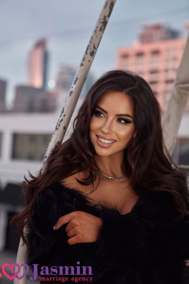 Dariia , 25