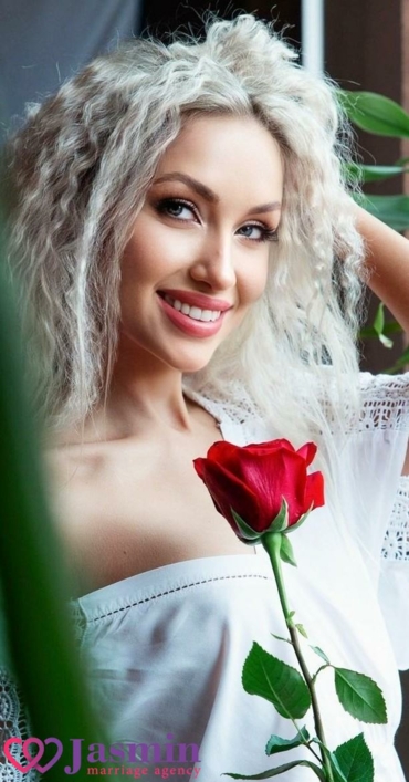 Evgenia from Pavlograd (31 y.o., Blue Eyes, Blonde Hair, Divorced) - photo 1