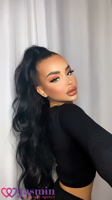 Buba from Berlin (25 y.o., Blue Eyes, Black Hair, Single) - photo 1