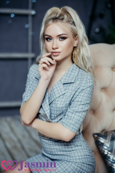 Raisa from Kiev (23 y.o., Blue Eyes, Blonde Hair, Single) - photo 1