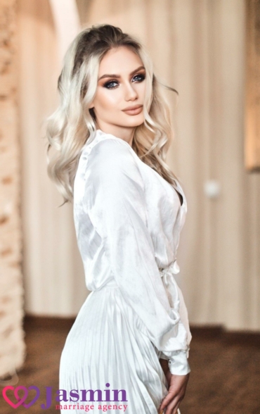 Raisa from Kiev (23 y.o., Blue Eyes, Blonde Hair, Single) - photo 1