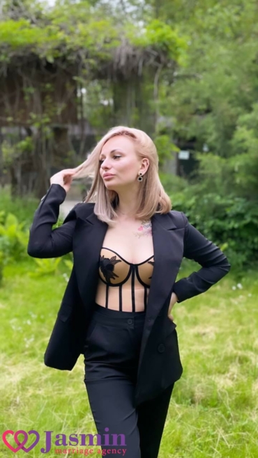 Hanna from Kherson (39 y.o., Green Eyes, Blonde Hair, Never been married) - photo 1 Hanna from Kherson (39 y.o., Green Eyes, Blonde Hair, Never been married) - photo 1