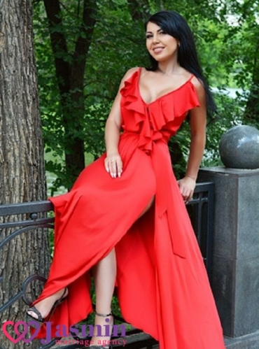 Elena from Kramatorsk (49 y.o., Brown Eyes, Black Hair, Divorced) - photo 1