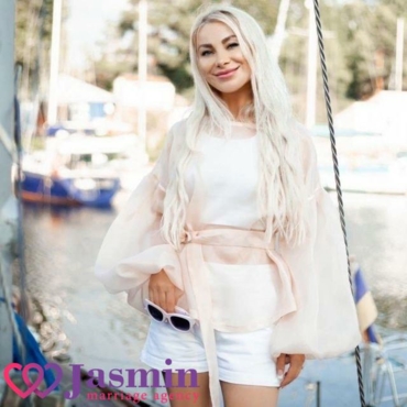 Irina from Kiev (45 y.o., Vert Eyes, Blond Hair, Célibataire) - photo 1