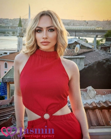 Aliona from Vienna (38 y.o., Green Eyes, Blonde Hair, Never been married) - photo 1 Aliona from Vienna (38 y.o., Green Eyes, Blonde Hair, Never been married) - photo 1