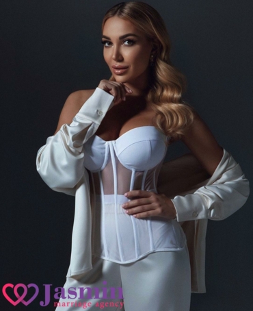Kateryna from Kiev (27 y.o., Green Eyes, Blonde Hair, Single) - photo 1 Kateryna from Kiev (27 y.o., Green Eyes, Blonde Hair, Single) - photo 1