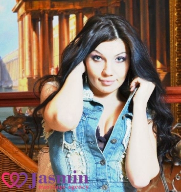 Tanya from Nolaev (38 y.o., Green Eyes, Black Hair, Single) - photo 1