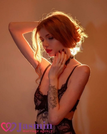 Olya from Kharkiv (27 y.o., Green Eyes, Red Hair, Single) - photo 1