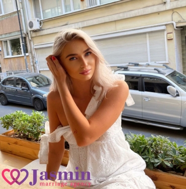 Ilinka from Bucharest (22 y.o., Blue Eyes, Blonde Hair, Single) - photo 1