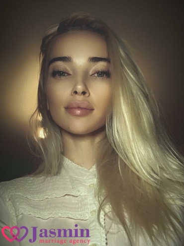 Iryna from Bern (40 y.o., Gray Eyes, Blonde Hair, Single) - photo 1 Iryna from Bern (40 y.o., Gray Eyes, Blonde Hair, Single) - photo 1