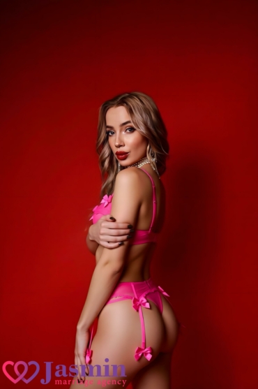 Kate from Pereiaslav (30 y.o., Blue Eyes, Blonde Hair, Never been married) - photo 1