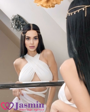 Anush from Odessa (27 y.o., Brown Eyes, Dark Brown Hair, Never been married) - photo 1 Anush from Odessa (27 y.o., Brown Eyes, Dark Brown Hair, Never been married) - photo 1