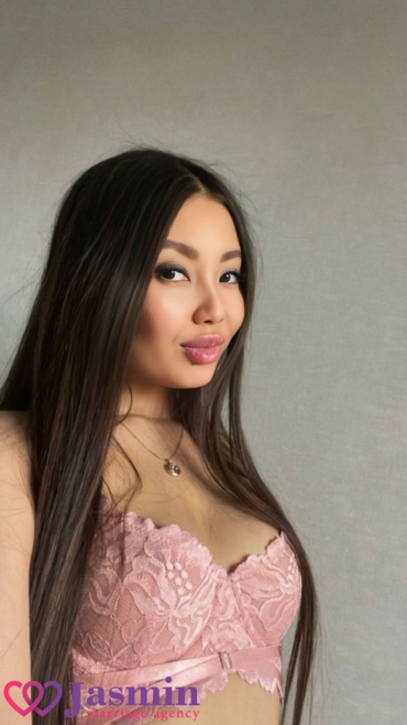 Ainura from Astana (35 y.o., Brown Eyes, Black Hair, Never been married) - photo 1