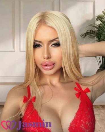 Victoria  from Kyev (27 y.o., Green Eyes, Blonde Hair, Single) - photo 1