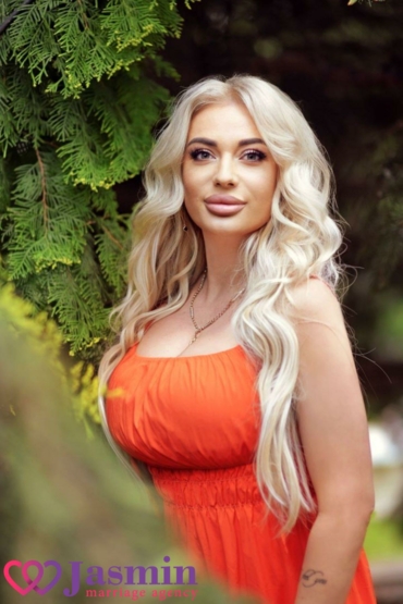 Maria from Kharkov (38 y.o., Green Eyes, Blonde Hair, Widowed) - photo 1
