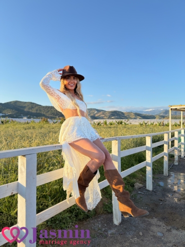 Inna from Odesa (49 y.o., Green Eyes, Blonde Hair, Never been married) - photo 1