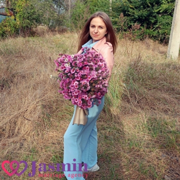 Daria from Kiev (24 y.o., Gray Eyes, White Gray Hair, Never been married) - photo 1