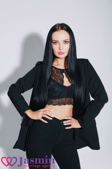 Natalia , 25