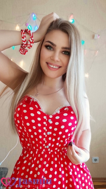 Olga, 27