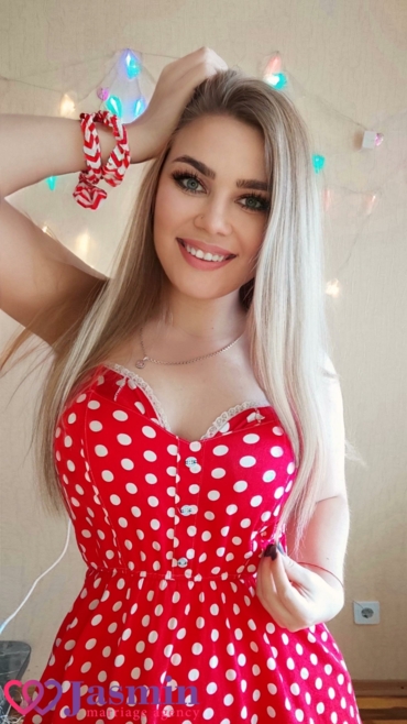 Olga from Lviv (28 y.o., Bleu Eyes, Blond Hair, Célibataire) - photo 1