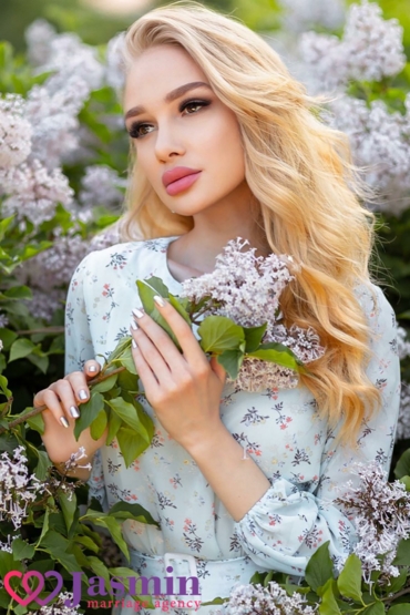 Anastasiya, 26