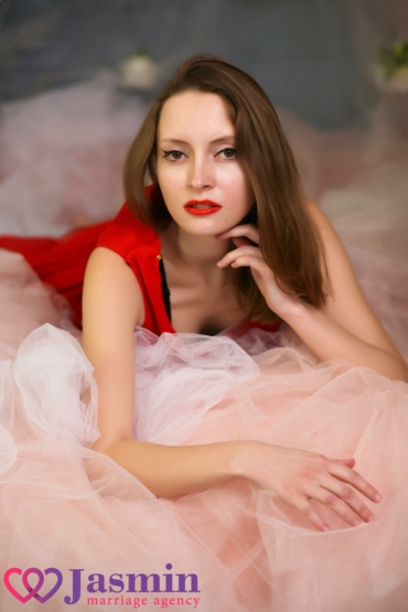 Karina from Poltava (34 y.o., Grün Eyes, Hellbraun Hair, War noch nie verheiratet) - photo 1