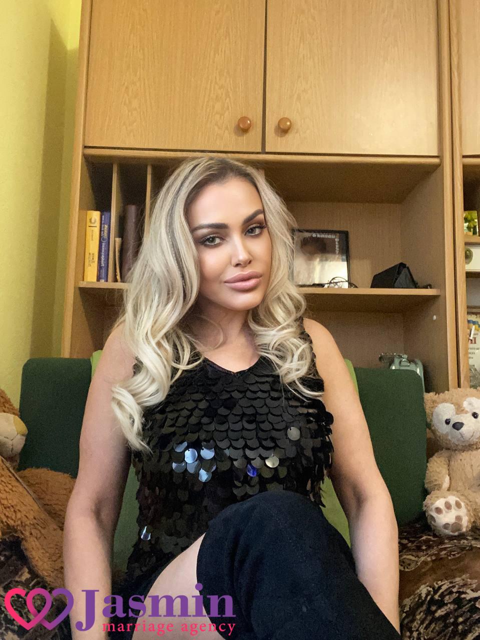 Olga from Kropyvnytskyi (43 y.o., Green Eyes, Blonde Hair, Divorced) - photo 6