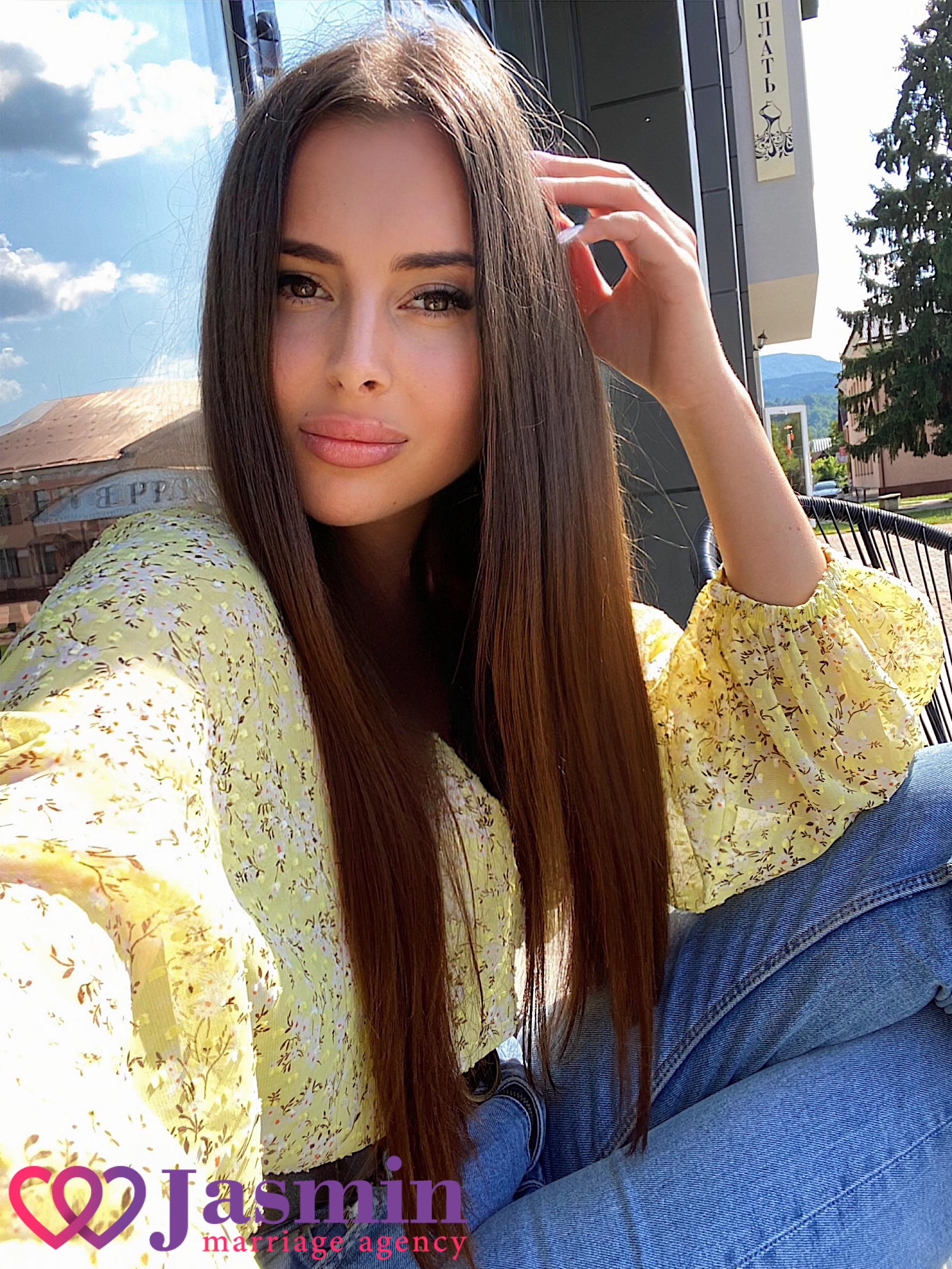 Yana from Uzhorod (25 y.o., Brown Eyes, Dark Brown Hair, Single) - photo 7
