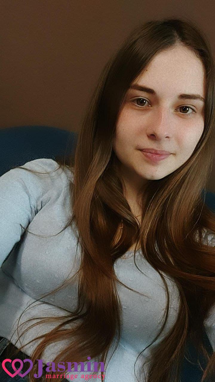 Katerina from Lutsk (23 y.o., Brown Eyes, Dark Brown Hair, Single) - photo 8