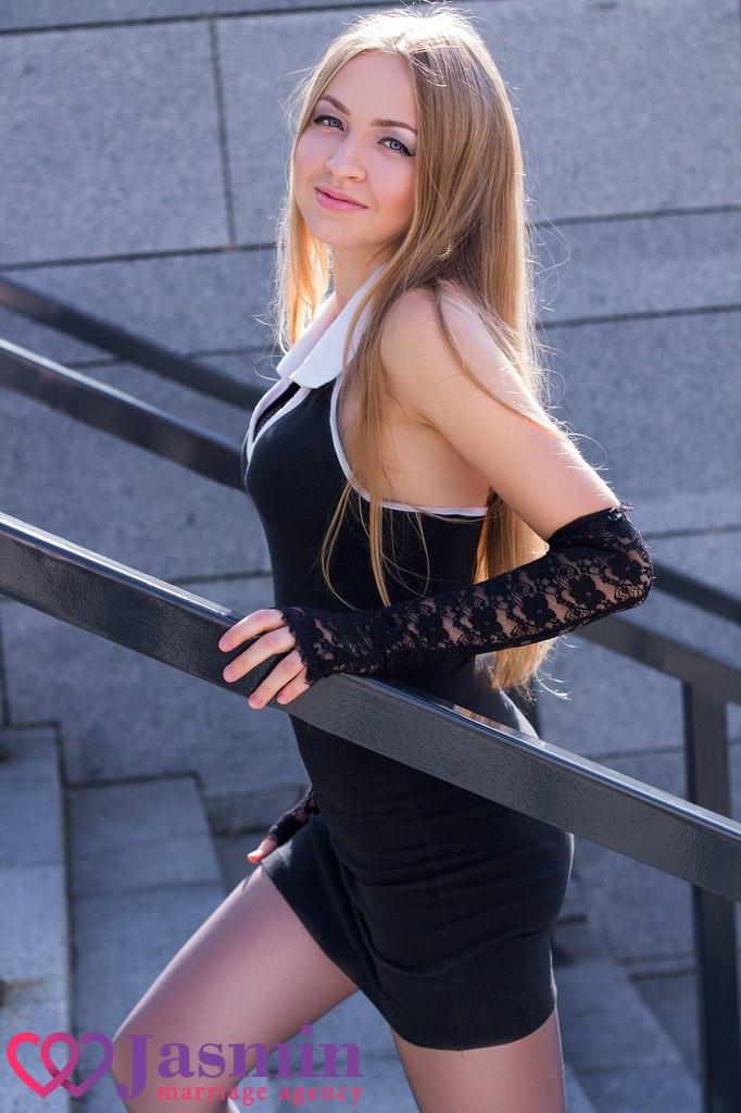 Elena from Kyiv (34 y.o., Blue Eyes, Blonde Hair, Single) - photo 2