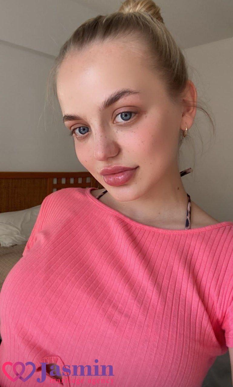 Daryna from Odessa (24 y.o., Blue Eyes, Blonde Hair, Single) - photo 8