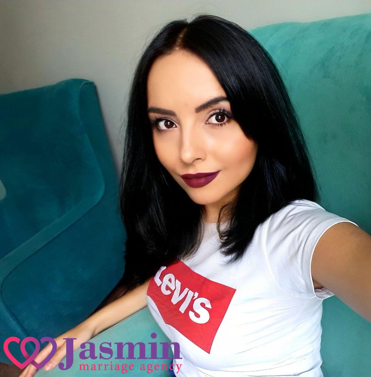 Elena  from Kharkiv (37 y.o., Brown Eyes, Black Hair, Never been married) - photo 7