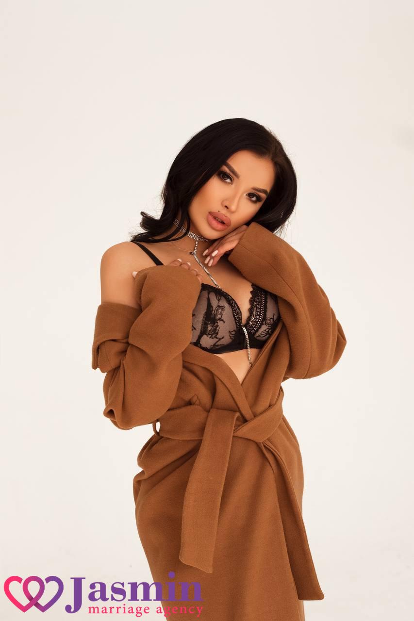 Feruza from Astana (29 y.o., Brown Eyes, Black Hair, Never been married) - photo 4
